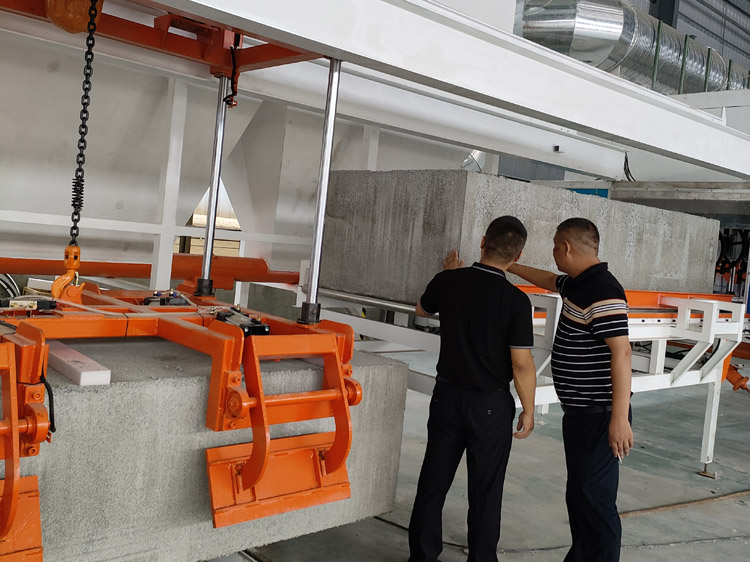 無(wú)機(jī)塑化微孔保溫板